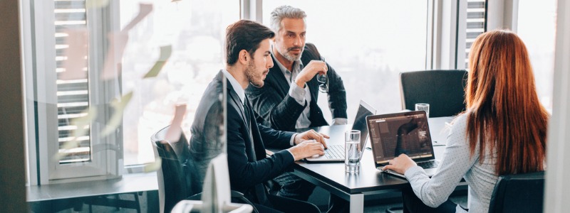 empleados-trabajando-ideas-negocio