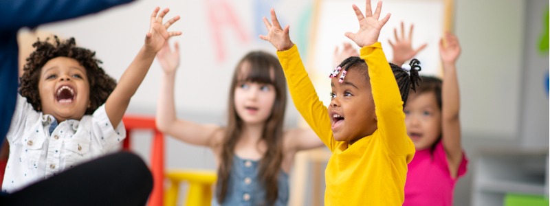 ninos-en-clase-ingles-divertida